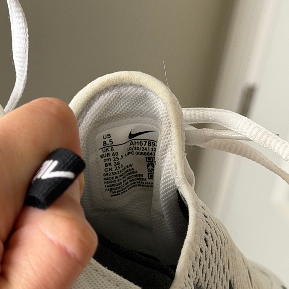 Nike Women’s Air Max 270 White with Black Accents Athletic Sneakers - Picture 3 of 4